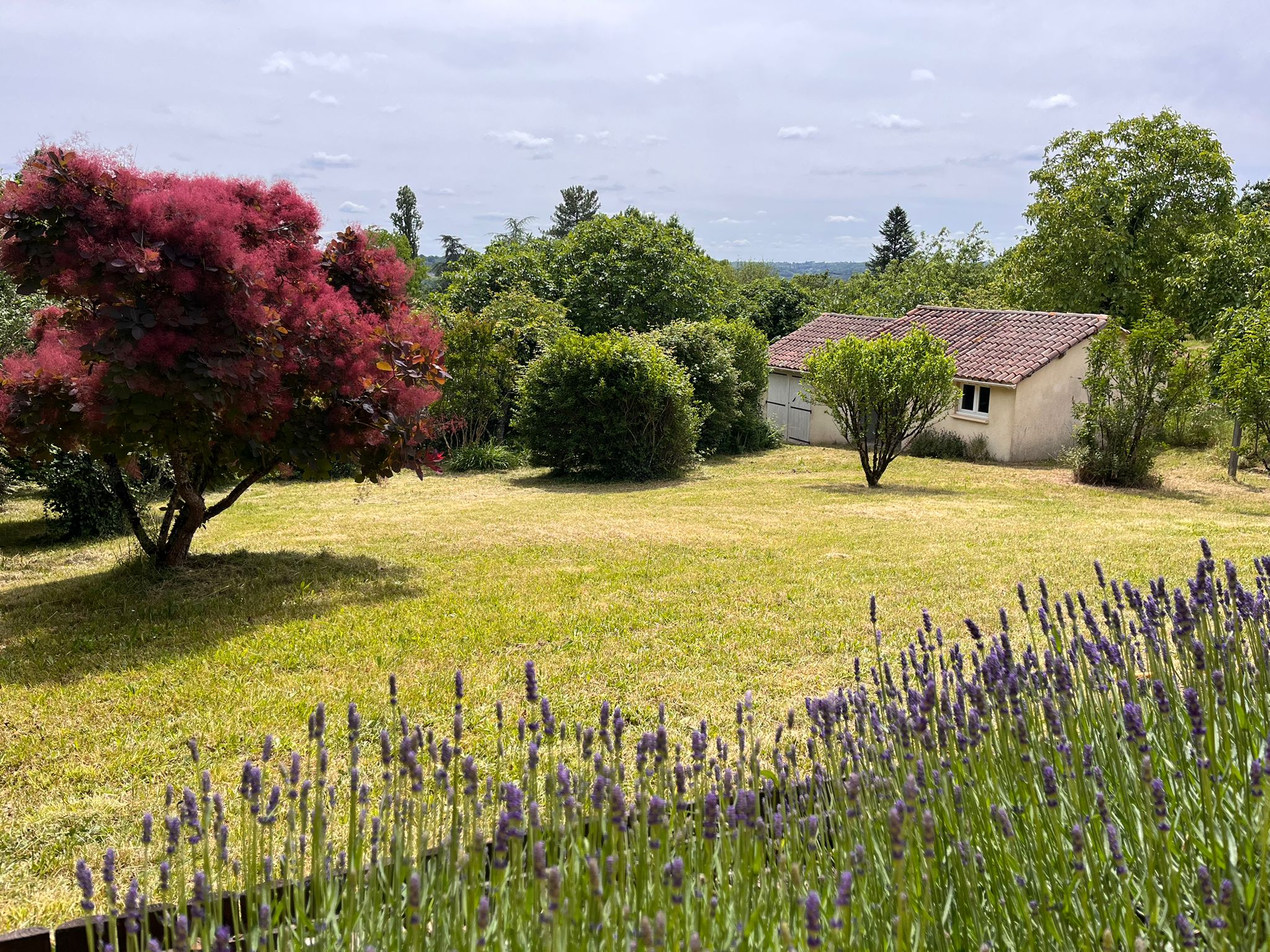 Detached Dordogne gite set in the garden