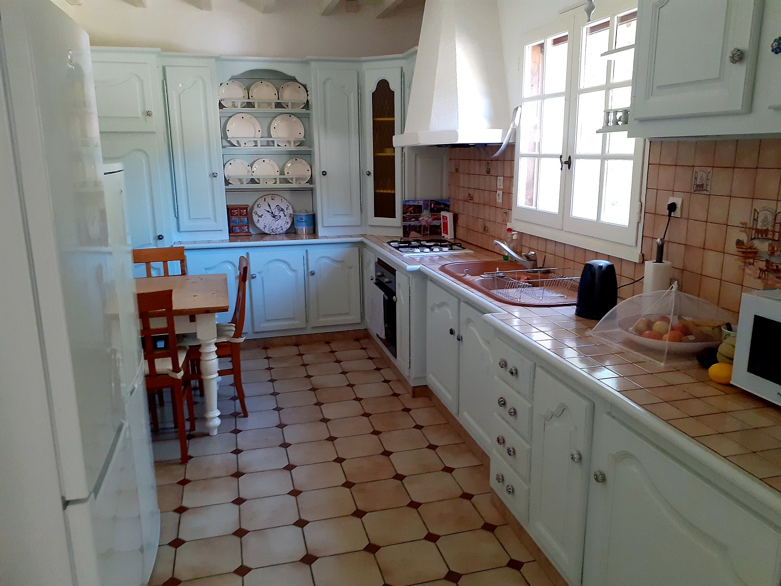 Self-catering kitchen and breakfast table